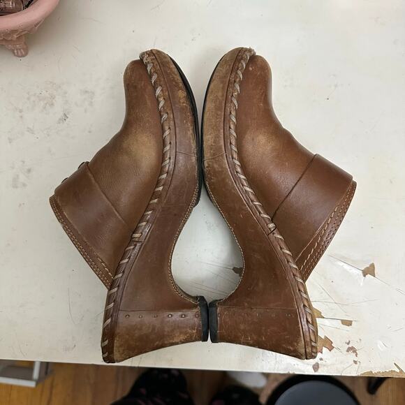 Frye Women’s Charlotte Ring Brown Distressed Heeled Clogs Mule Shoes Size 6 M - Picture 3 of 15